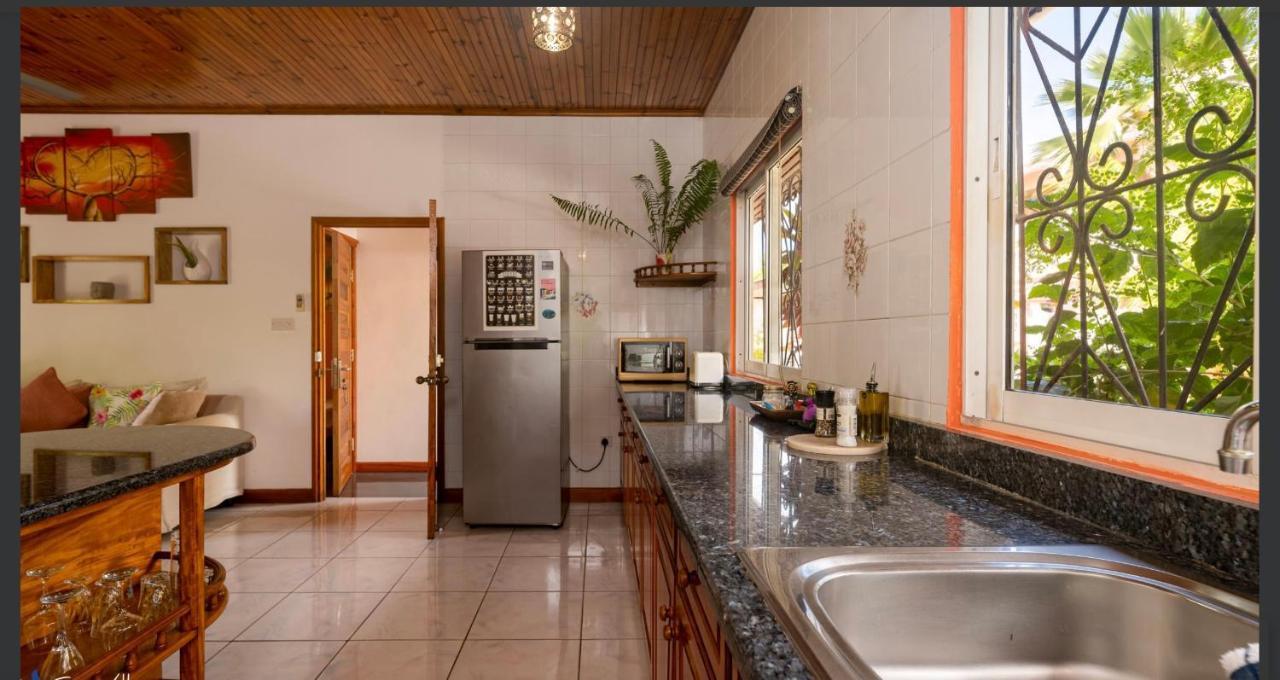 Effie Mountain View Gecko Villa Misere Exterior photo